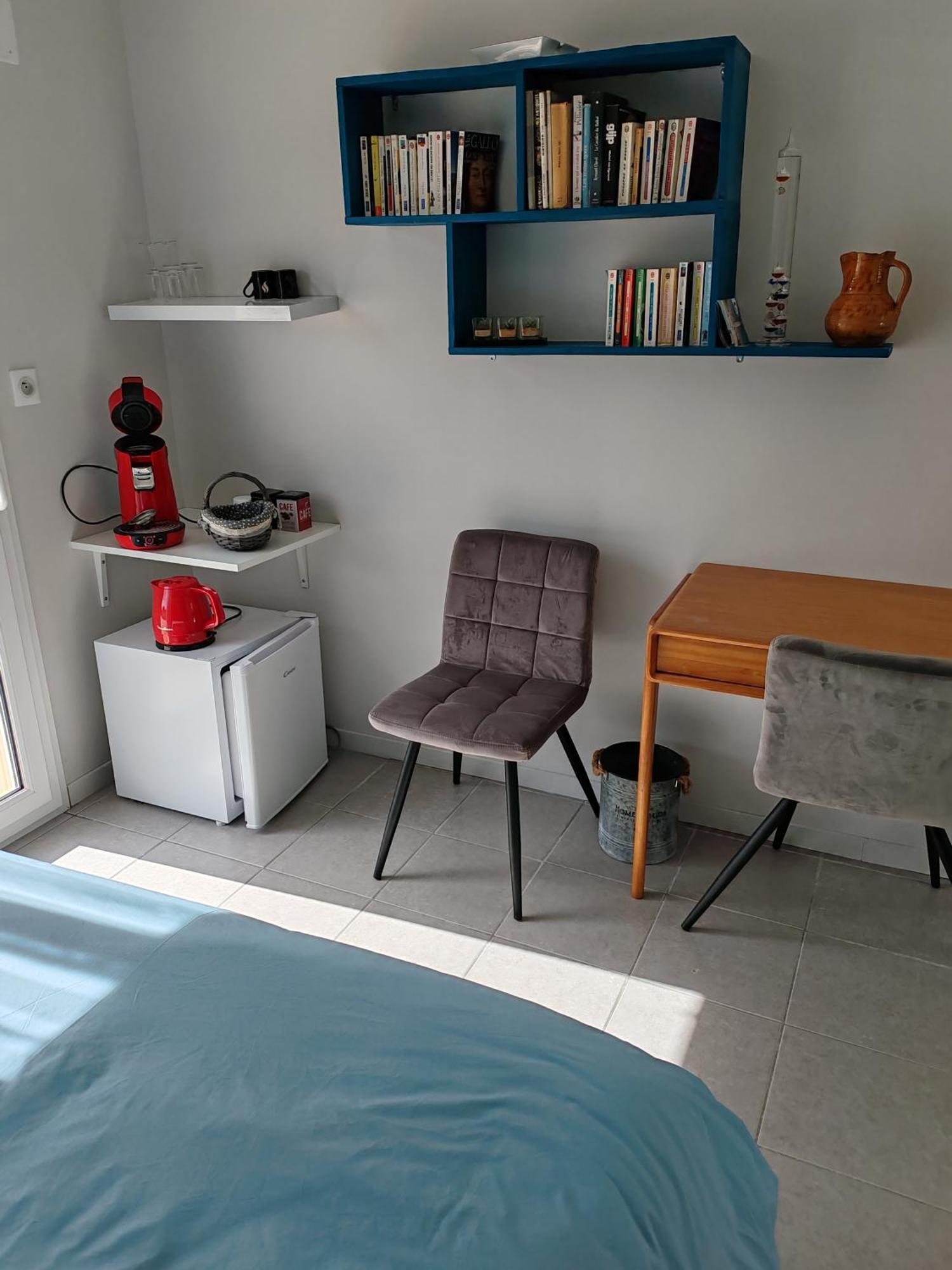 La Revetizon Bed and Breakfast Saint-Pierre-d'Amilly Exteriör bild
