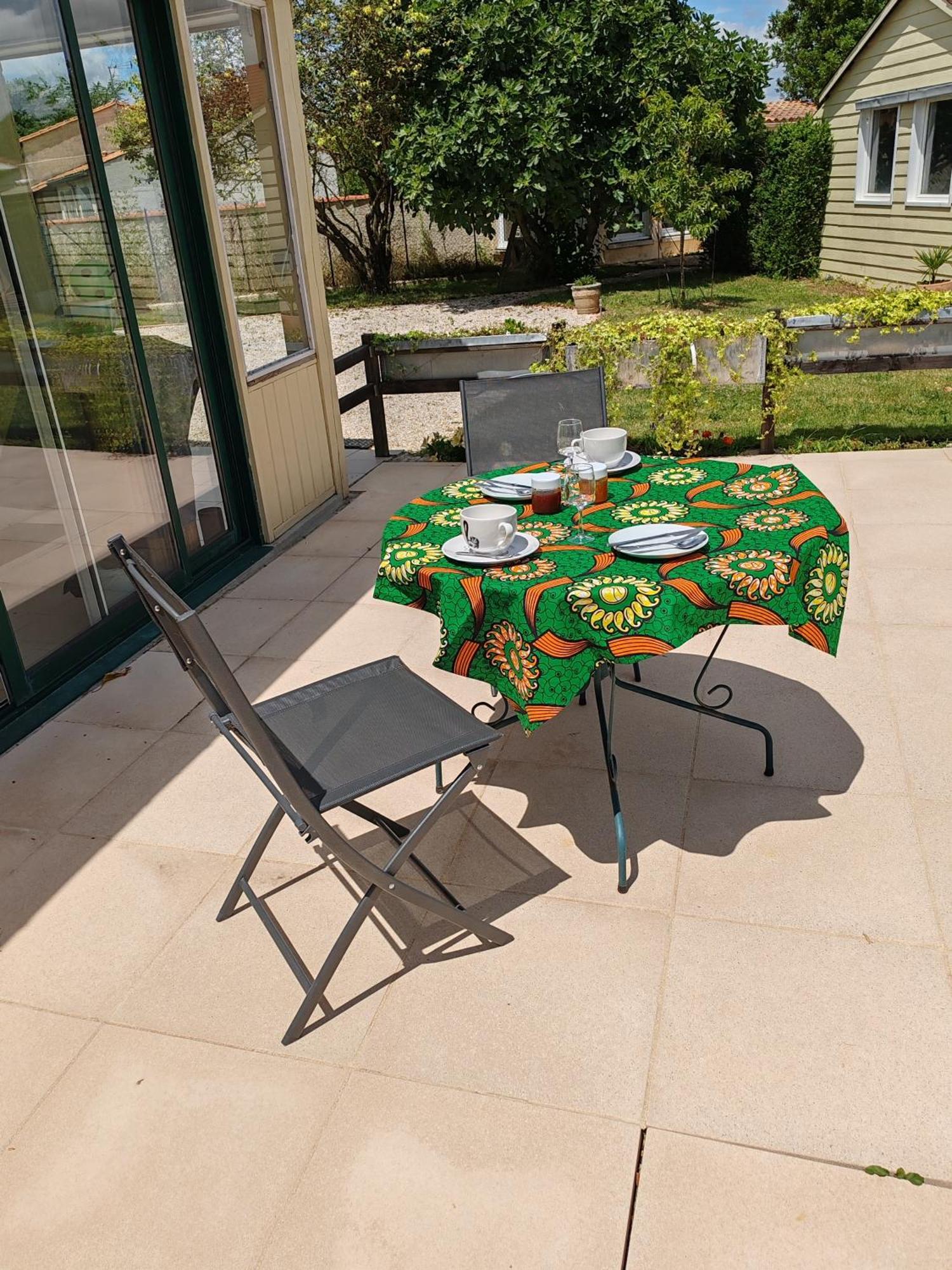 La Revetizon Bed and Breakfast Saint-Pierre-d'Amilly Exteriör bild